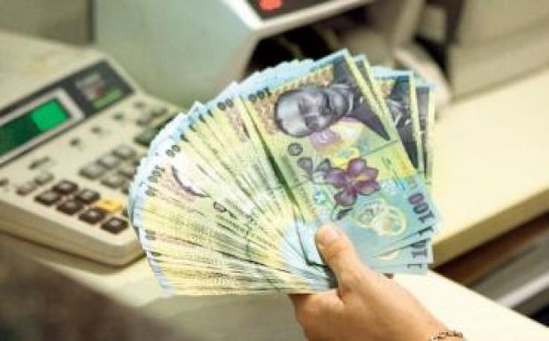 Klaus Johannis államfő kihirdette a közalkalmazottak bérezését szabályozó törvényt 