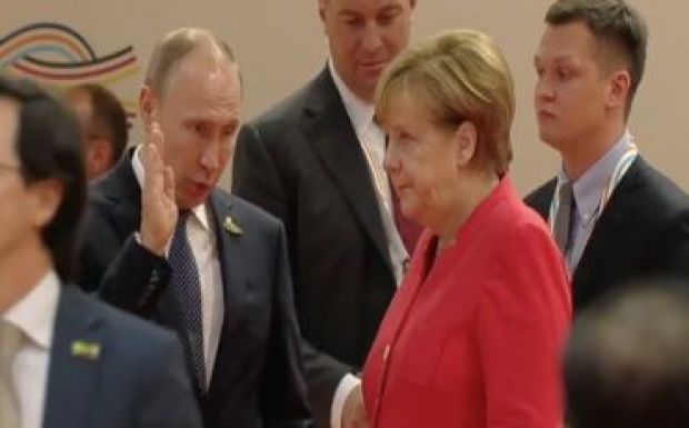 Angela Merkel végiggrimaszolta a G20 csúcstalálkozót