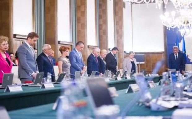 Górcső alá veszik a Tudose-kabinet első hetét