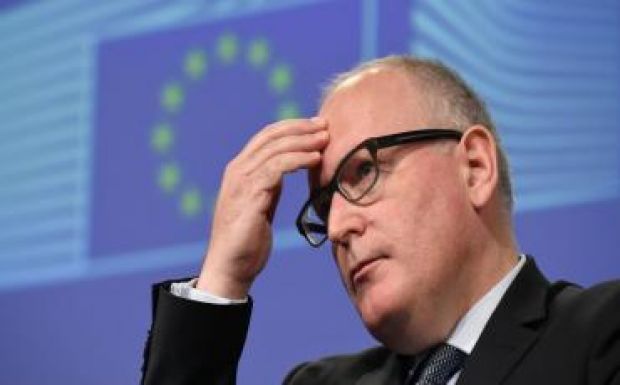 Timmermans szerint annyira nevetséges Orbán kijelentése, hogy kínos rá reagálni