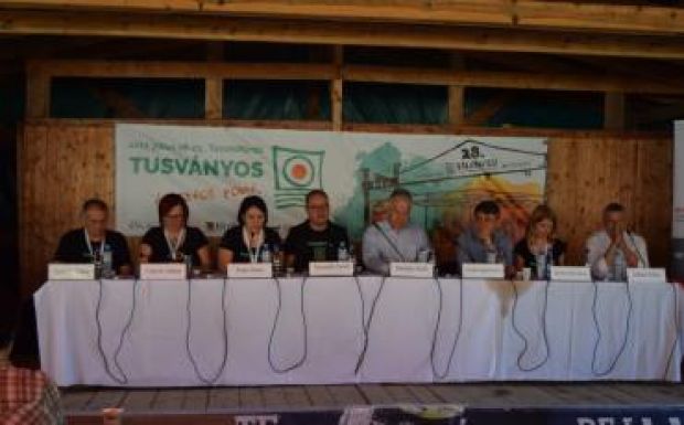 Újraindulhat a román-magyar párbeszéd – elkezdődött Tusványos