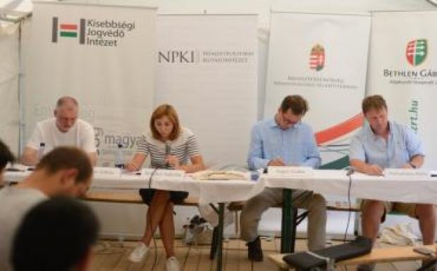 Tusványos: következetesség és kitartás kell kisebbségi kérdésben