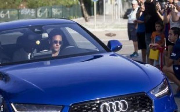 Neymar elköszönt a csapattársaktól, Párizsba tart