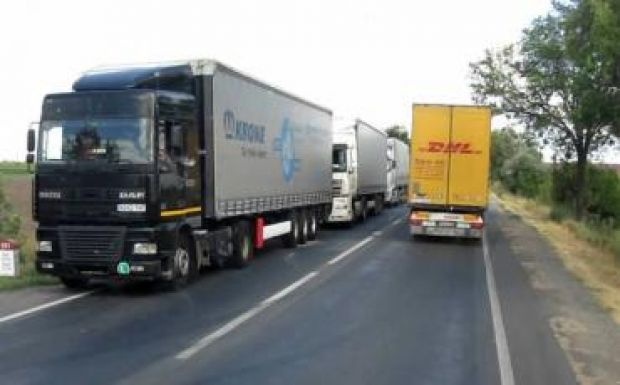 Négy erdélyi megyében ismét közlekedhetnek a kamionok