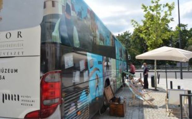 Az Arany 200 busz mozgókiállítás minden szempontból nagyon mai 