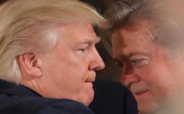Trump megvált stratégiai főtanácsadójától, Steve Bannontól