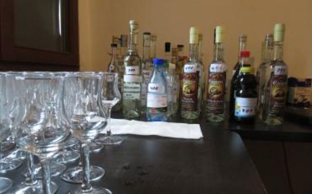 Erdélyi pálinkák és párlatok versenyeztek a Vásárhelyi Forgatagon