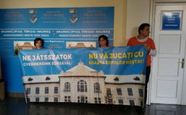 Tüntetésre készül a marosvásárhelyi katolikus gimnázium szülői közössége