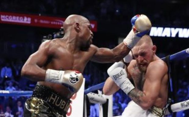 Mayweather technikai KO-val legyőzte McGregort „az évezred bokszmeccsén”