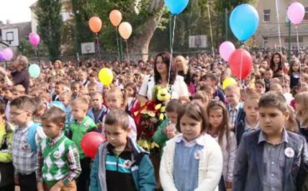 Hétfőn kezdődik a tanév, mutatjuk az újdonságokat