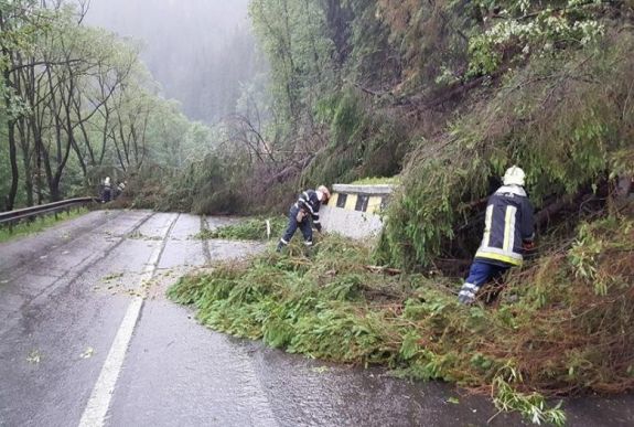 Turisták rekedtek a hegyen a vihar következtében
