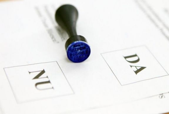 Halasztott az alkotmánybíróság referendum-ügyben