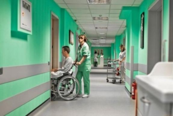 Betegközpontú törvénymódosító javaslatot iktatott az RMDSZ