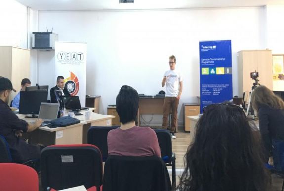 Startup Week: minden vállalkozásnak jelen kell lenni ügyfelei telefonjában!