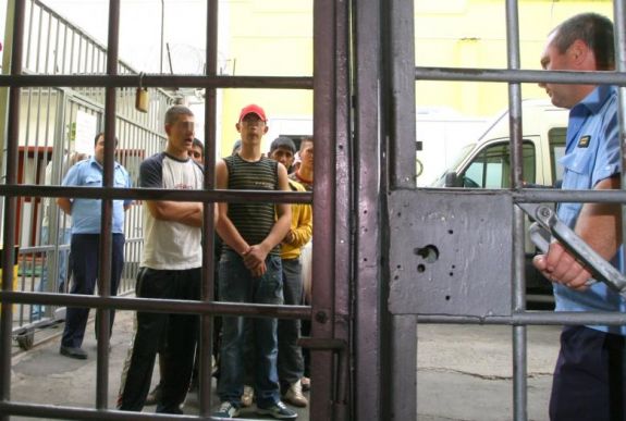 FRISSÍTVE - Ennyien hagyták el egy nap alatt a börtönt a tövénymódosítás nyomán