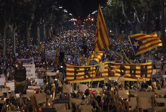 Független Katalónia: megkezdte rendkívüli ülését a spanyol kormány