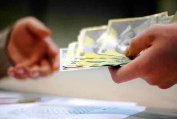 FRISSÍTVE -  Adócsökkentés, minimálbér- és nyugdíjelemés január elsejétől