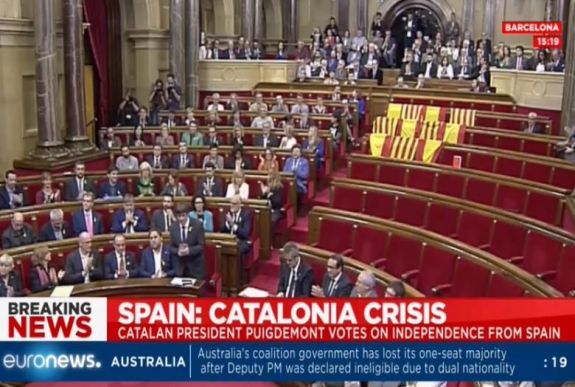 BRÉKING: Barcelonában kikiáltották a Katalán Köztársaságot