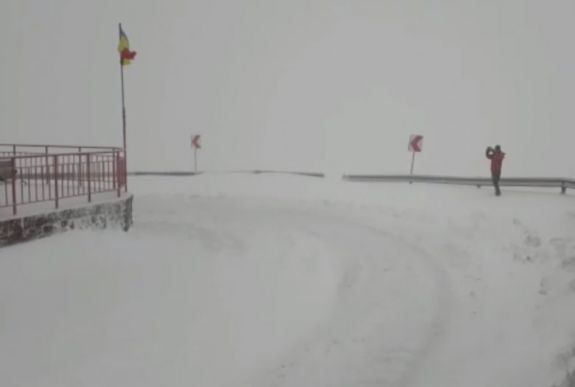 Tombol a tél a hegyekben: helyenként 40 centiméteres a hóréteg