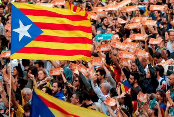 Megkezdte a spanyol kormány a katalán kormányzati feladatok átvételét