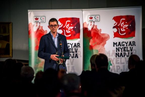Magyar nyelv napja: 15 éves munkájáért díjazták az Erdélyi Magyar Írók Ligáját