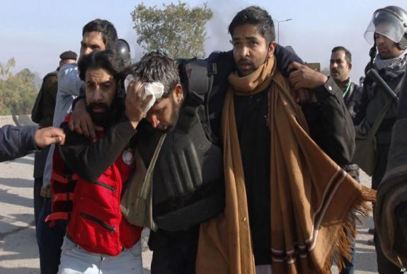 Rendőrségi akciókkal lépnek fel az iszlamisták ellen Pakisztánban