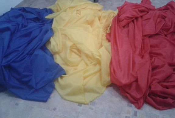 Ebben az erdélyi faluban húzzák fel december elsején Románia legnagyobb trikolórját