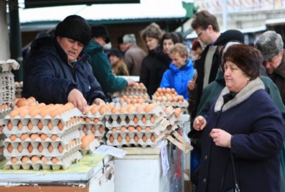 Folyamatosan nőnek az élelmiszerárak, drágább lesz a terített asztal az ünnepeken