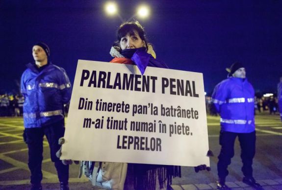 C. Chichirău: A parlamentben szervezett bűnözői csoport működik