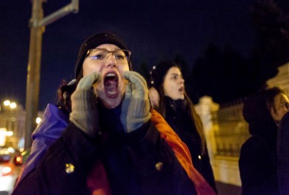 Ion Iliescu bányászaihoz hasonlította Márton Árpád a parlament előtt tüntetőket