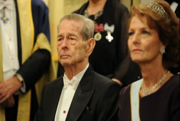 Meghalt a király – éljen a király(nő)