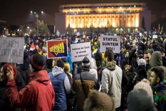 Utcára szólítják az embereket az ellenzéki pártok