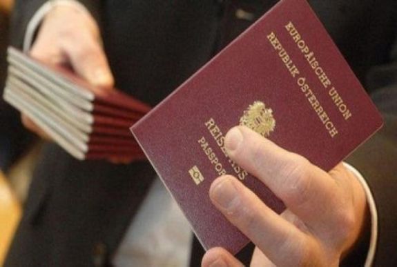 Kettős állampolgárok lesznek a dél-tiroli németek?