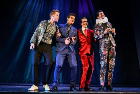 Vígjátékok, operettek, musicalek – így telik a szilveszter az erdélyi színházakban