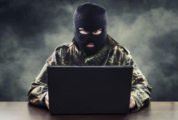 Azonnal el kell tüntetnie a terrorpropagandát a közösségi oldalaknak