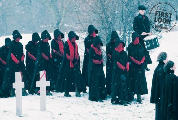 Az első képek alapján hátborzongató lesz A szolgálólány meséjének folytatása