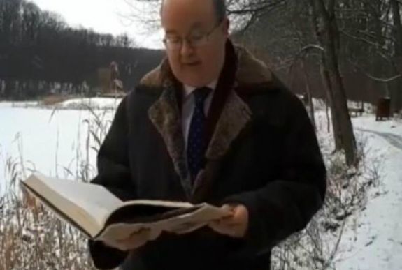 Románul olvasta fel Eminescu versét a brit nagykövet a román kultúra napján (VIDEÓ)