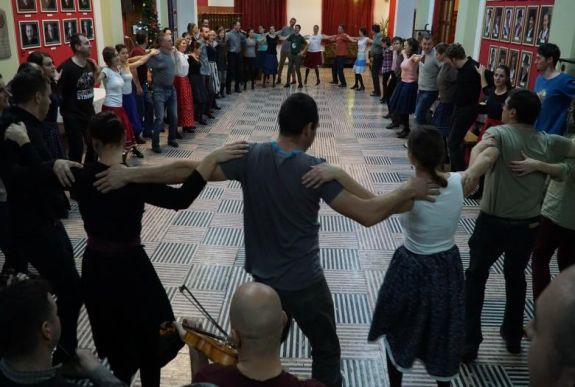 Eleven, nyitott csíkszeredai táncközösség a tízéves Zugtánc