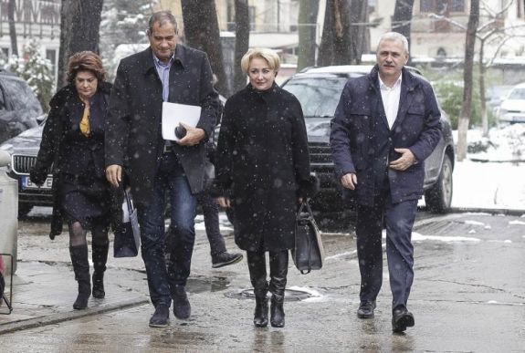 Közzétette két évre szóló programtervezetét a kormánykoalíció