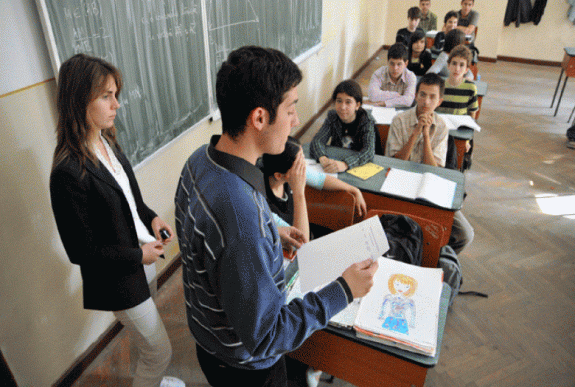 Heti hány órájuk legyen a középiskolásoknak, és ebből hány legyen választható? Szavazzon!