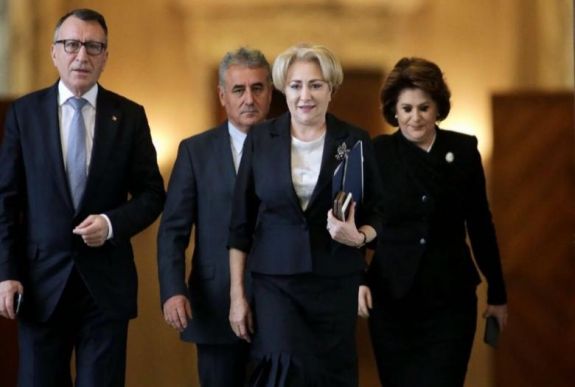 PSD-s álmok: 640 ezer új munkahely, ivóvíz és csatornázás több millió otthonba