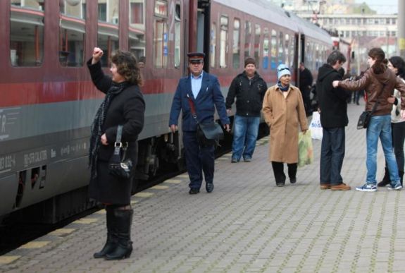 Közel száz vonatjáratot végleg töröl a CFR, számos erdélyit is