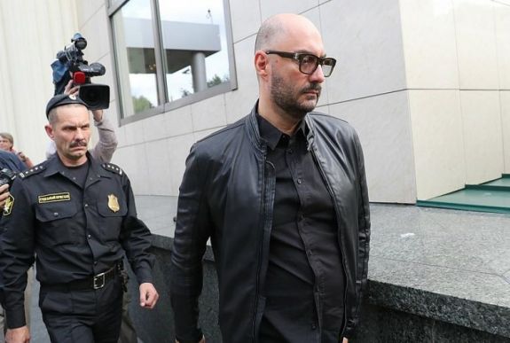 Házi őrizetben vágta meg új filmjét az orosz sztárrendező