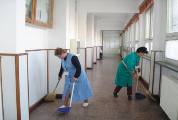 Mínusz 80 lejes fizetés a tanügyben: sürgősségi kormányrendelet készül