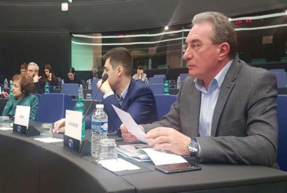 A kisebbségi jogok érvényesítését monitorizálná az EU