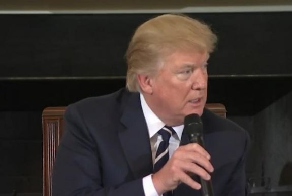 Kutyaharapást szőrével: Trump szerint több fegyver állíthatja meg a lövöldözéseket