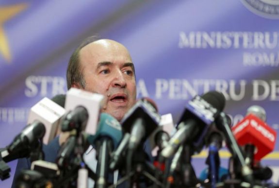 FRISSÍTVE - A DNA főügyészének menesztését kéri az igazságügyi miniszter