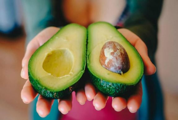 Így ellenőrizze érett-e az avokádó