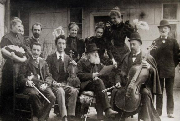 Zenészek, akiket összekapcsol a több mint 180 éves „Brassai-gordonka”