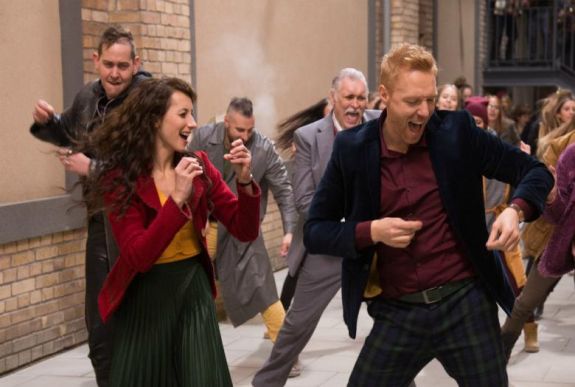 A rókatündértől a versenylovon keresztül a csodaséfig: Hegedűs Bálint forgatókönyvíró Marosvásárhelyen